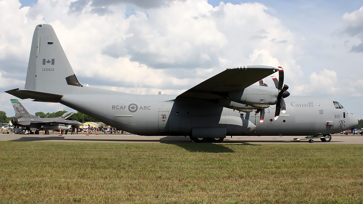 Full size: Royal Canadian Air Force CC-130-J 130612 at Willow Run Airport